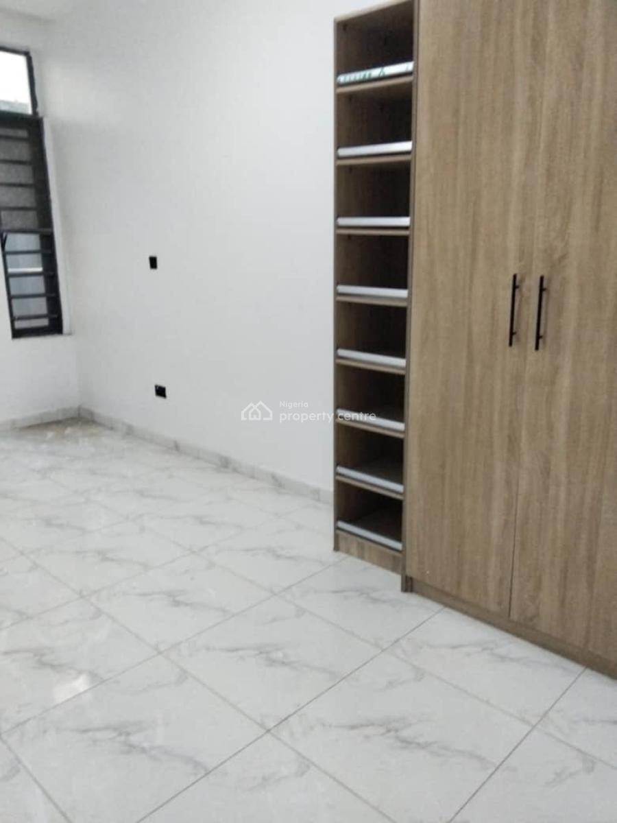 -- Brand New 2 Bedroom Apartment, Ologolo, Lekki, Lagos, Flat / Apartment for Rent