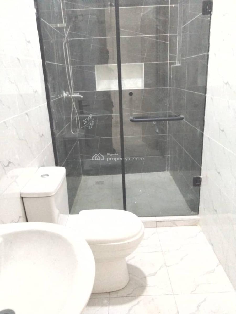 -- Brand New 2 Bedroom Apartment, Ologolo, Lekki, Lagos, Flat / Apartment for Rent