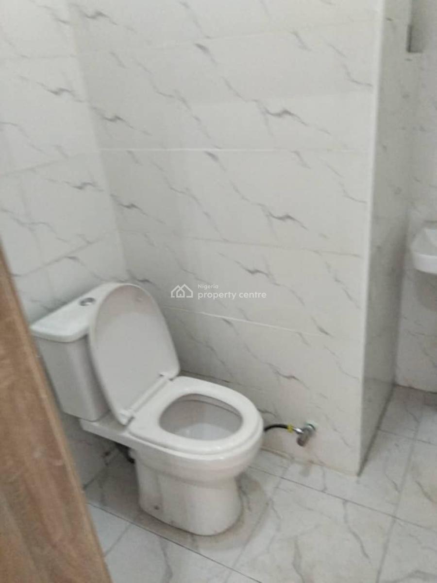 -- Brand New 2 Bedroom Apartment, Ologolo, Lekki, Lagos, Flat / Apartment for Rent