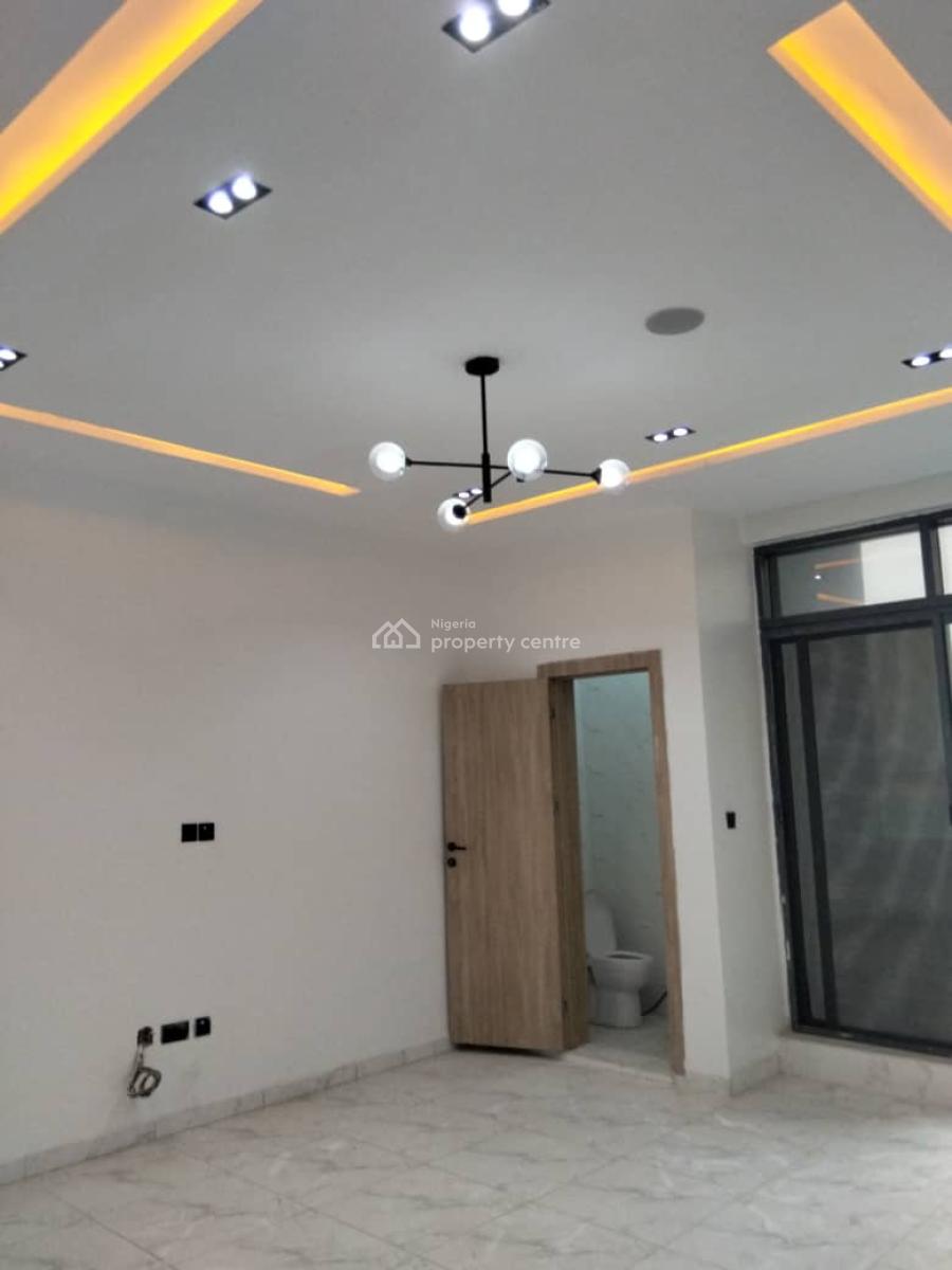 -- Brand New 2 Bedroom Apartment, Ologolo, Lekki, Lagos, Flat / Apartment for Rent