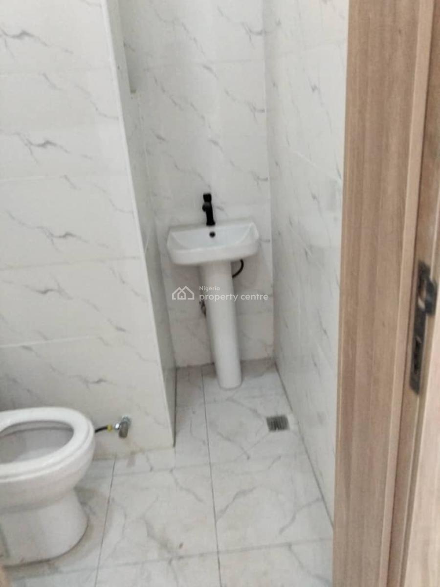 -- Brand New 2 Bedroom Apartment, Ologolo, Lekki, Lagos, Flat / Apartment for Rent