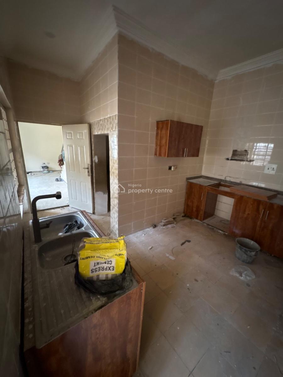 Standard 4-bedroom Penthouse, Von Axis, Lugbe District, Abuja, House for Rent