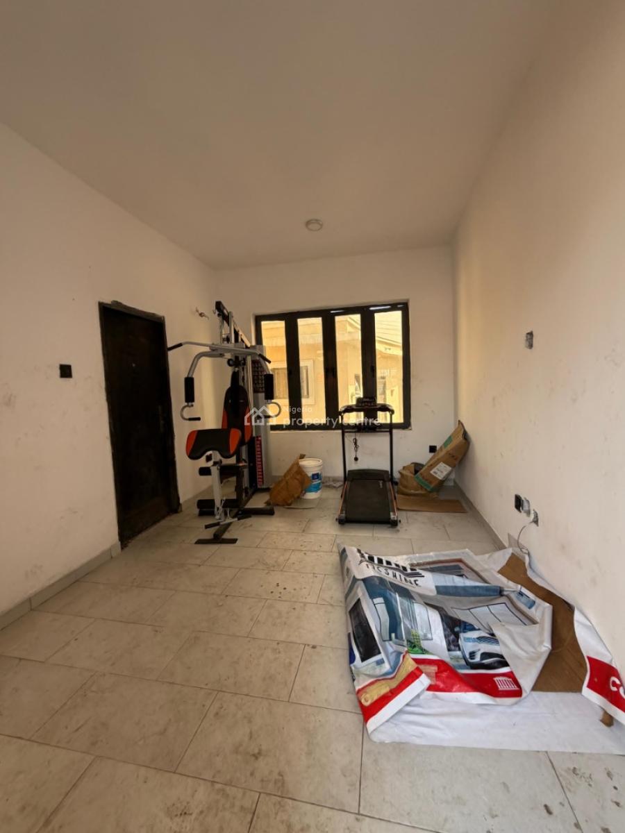 Spacious 3bedroom Pent Floor with Pool Gym 24/7 Light, Right Hand Side, Lekki Phase 1, Lekki, Lagos, Flat / Apartment for Rent