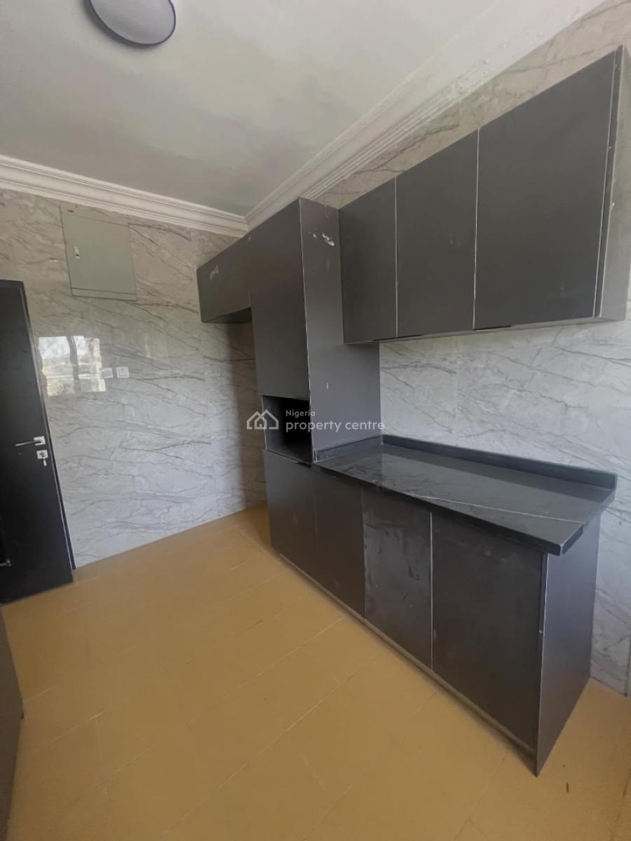 Well Built 3 Bedroom Apartment with En-suite Rooms, Lekki Phase 1, Lekki, Lagos, House for Rent