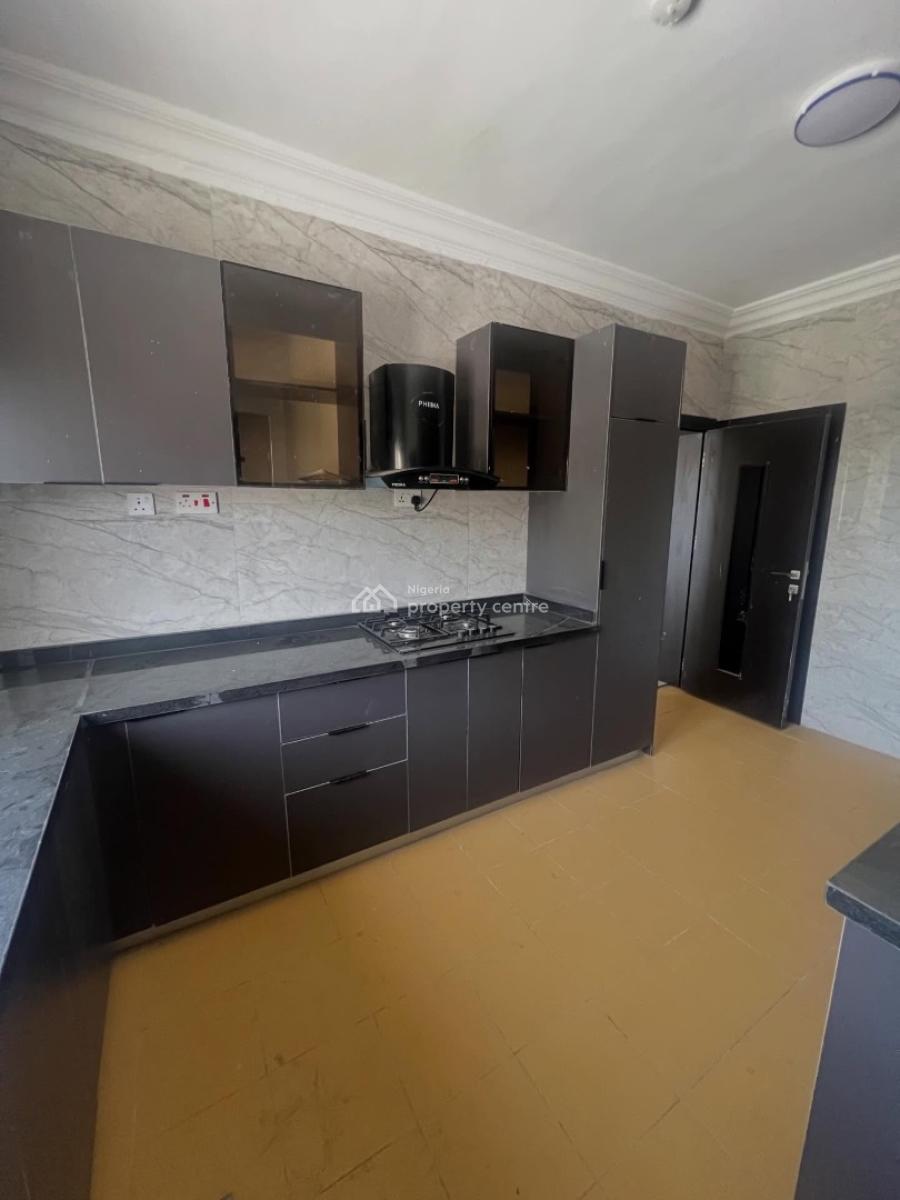 Well Built 3 Bedroom Apartment with En-suite Rooms, Lekki Phase 1, Lekki, Lagos, House for Rent