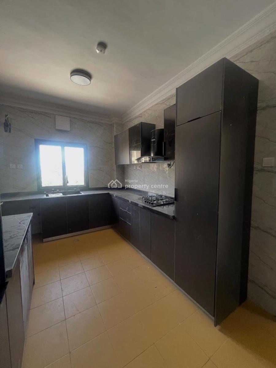 Well Built 3 Bedroom Apartment with En-suite Rooms, Lekki Phase 1, Lekki, Lagos, House for Rent