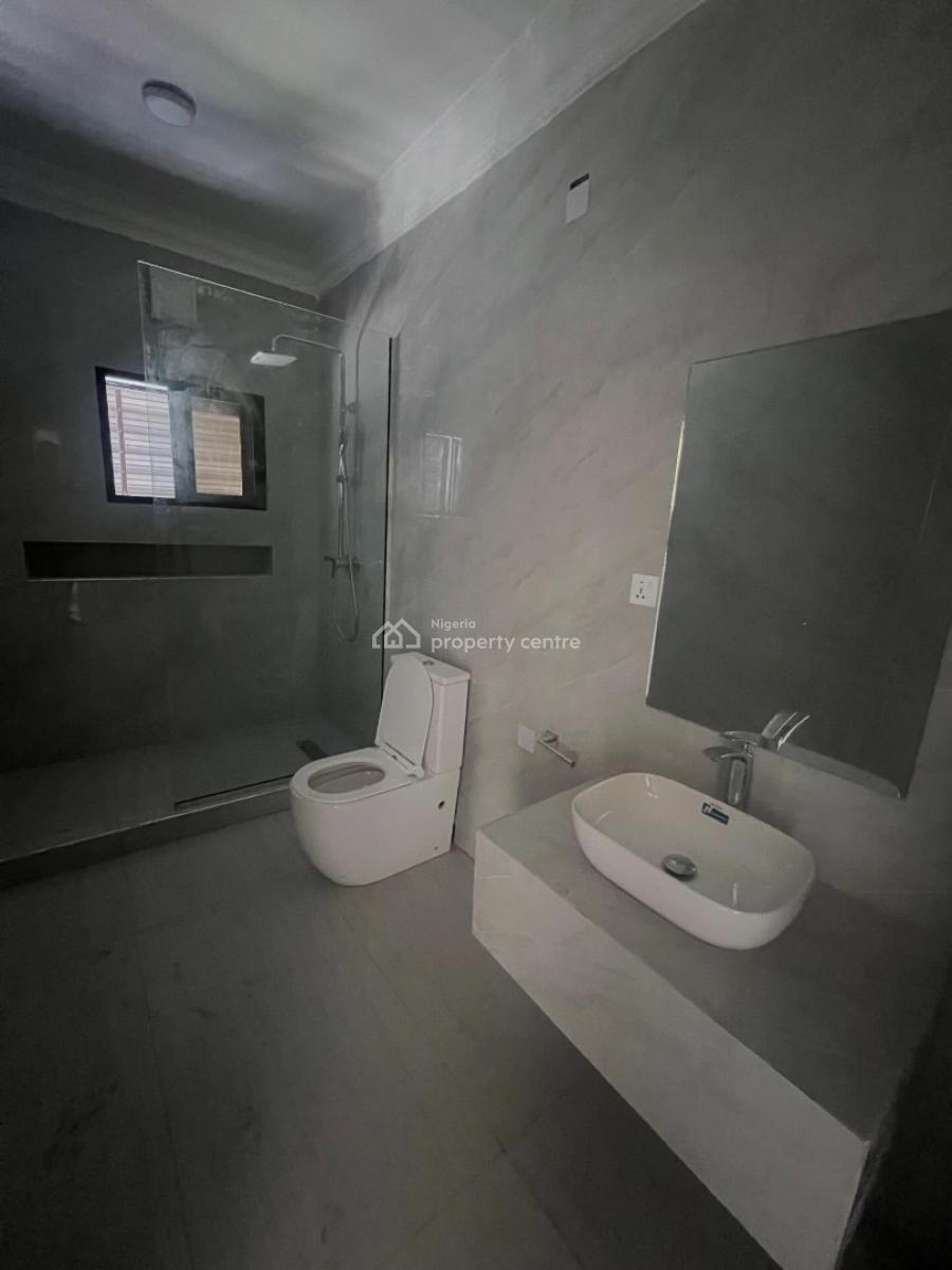 Well Built 3 Bedroom Apartment with En-suite Rooms, Lekki Phase 1, Lekki, Lagos, House for Rent
