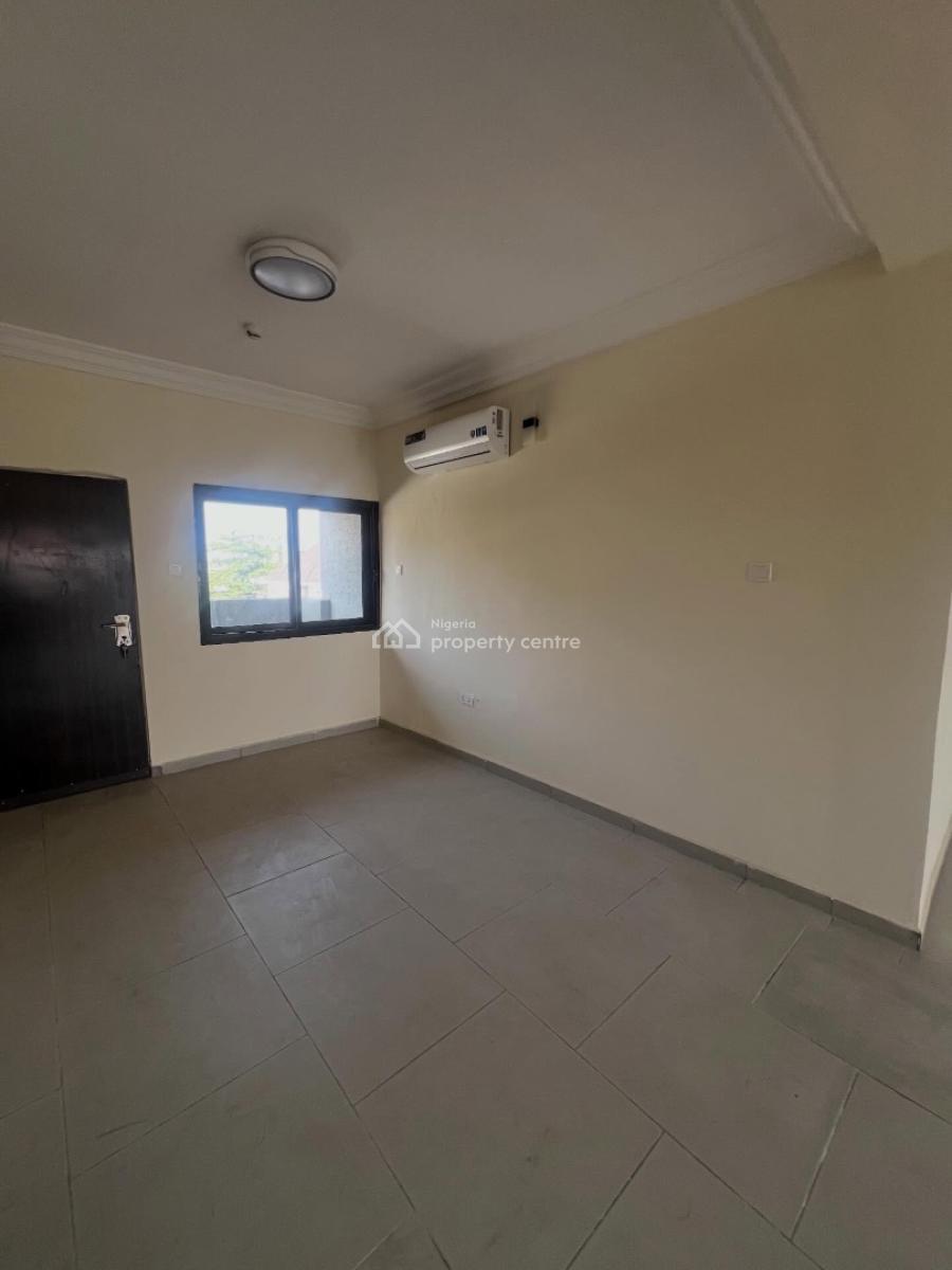 Well Built 3 Bedroom Apartment with En-suite Rooms, Lekki Phase 1, Lekki, Lagos, House for Rent