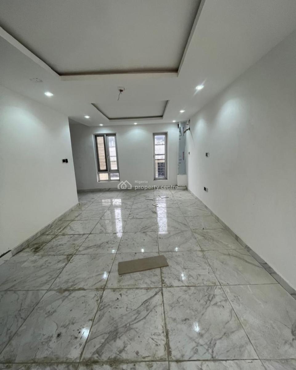 3 Bedroom Apartment in a Secured Estate, Lekki Phase 1, Lekki, Lagos, Flat / Apartment for Rent