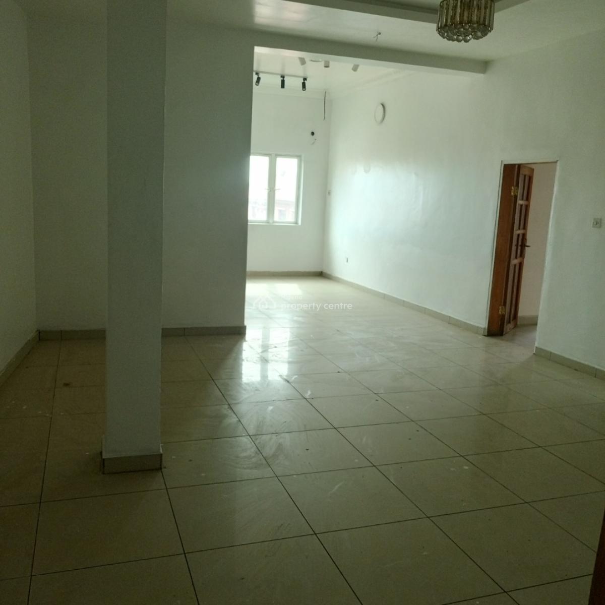 a Spacious Commercial Space with 3 Toilet Facilities, Badore Ajah-lekki, Badore, Ajah, Lagos, Office Space for Rent