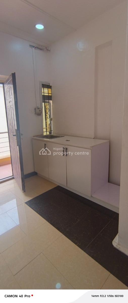 Clean and Sharp Mini Flat in Chevron Drive, Paradise 3 Estate, Lekki, Lagos, Mini Flat (room and Parlour) for Rent