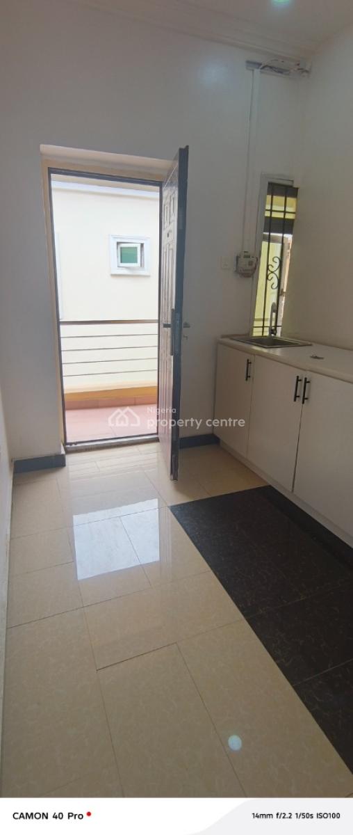 Clean and Sharp Mini Flat in Chevron Drive, Paradise 3 Estate, Lekki, Lagos, Mini Flat (room and Parlour) for Rent