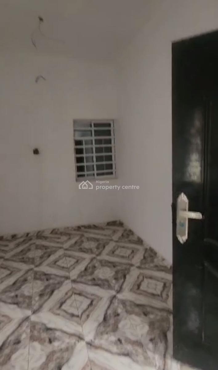 Newly Built Spacious One Bedroom Apartment, Off Ijesha Road, By Gbadamasi Bus Stop, Surulere, Lagos, Flat / Apartment for Rent