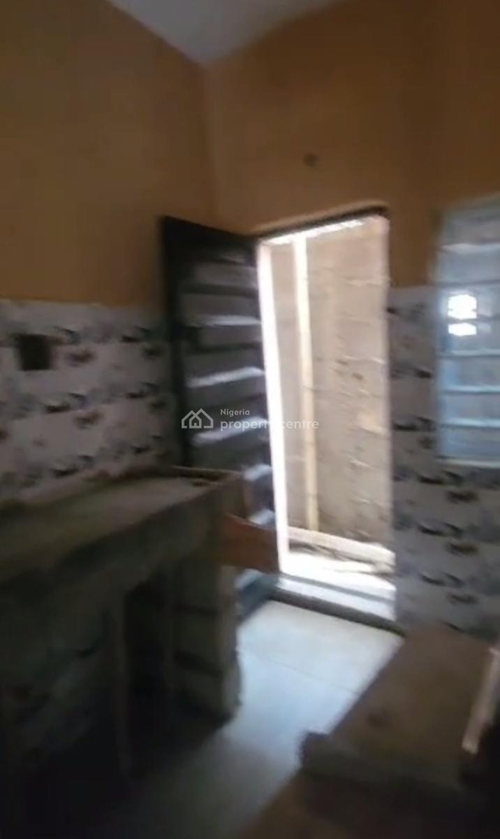 Newly Built Spacious One Bedroom Apartment, Off Ijesha Road, By Gbadamasi Bus Stop, Surulere, Lagos, Flat / Apartment for Rent