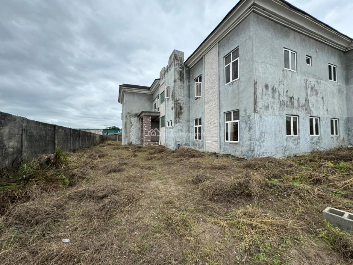 a Commercial Building on a Large Parcel of Land, Yaepowo Busstop, Along Refinery Road,  After Eleko, Ibeju Lekki, Lagos, Plaza / Complex / Mall for Sale