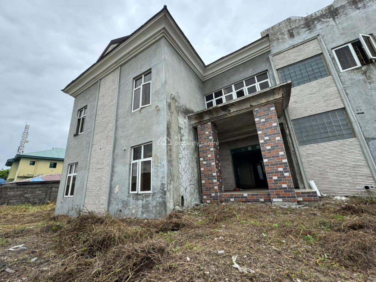 a Commercial Building on a Large Parcel of Land, Yaepowo Busstop, Along Refinery Road,  After Eleko, Ibeju Lekki, Lagos, Plaza / Complex / Mall for Sale