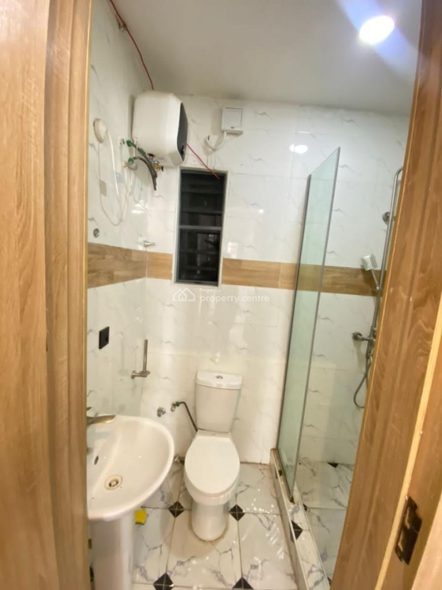 2bedroom with Inverter Fridge Washing Machine, Ologolo, Lekki, Lagos, Flat / Apartment for Rent