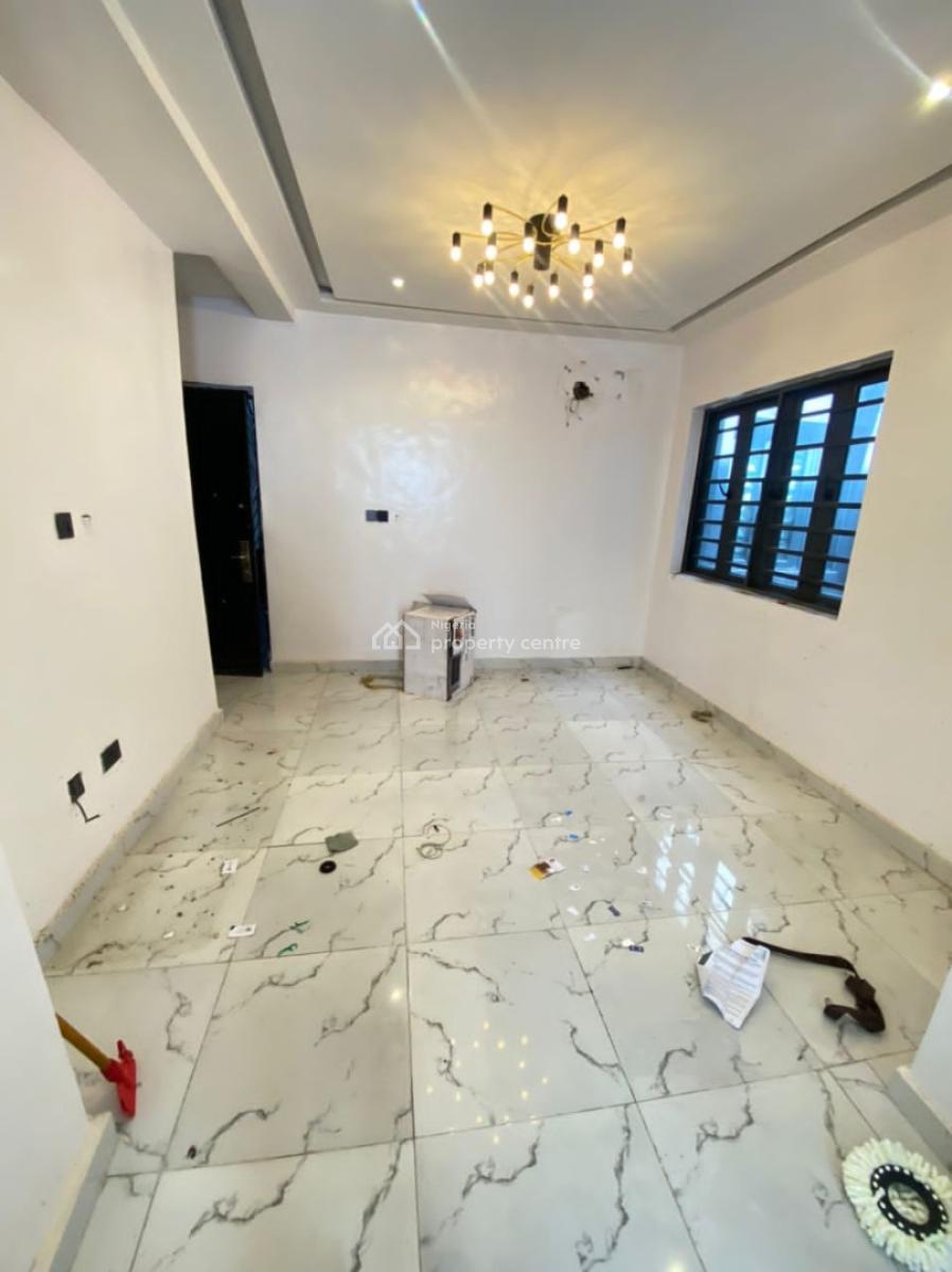 2bedroom with Inverter Fridge Washing Machine, Ologolo, Lekki, Lagos, Flat / Apartment for Rent