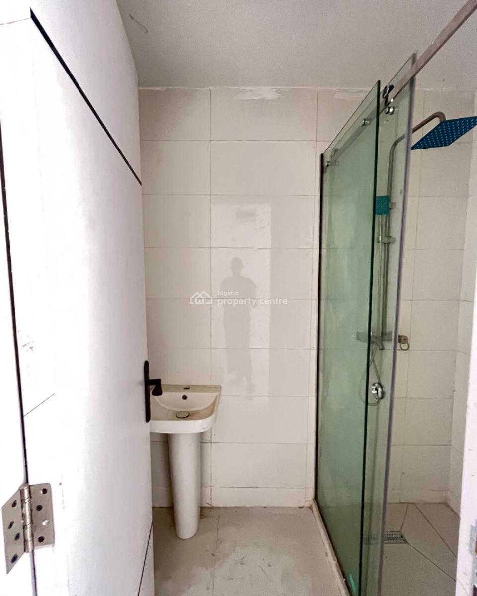 Lovely 1 Bedroom Apartment with Bq, Ologolo, Ologolo, Lekki, Lagos, Block of Flats for Sale