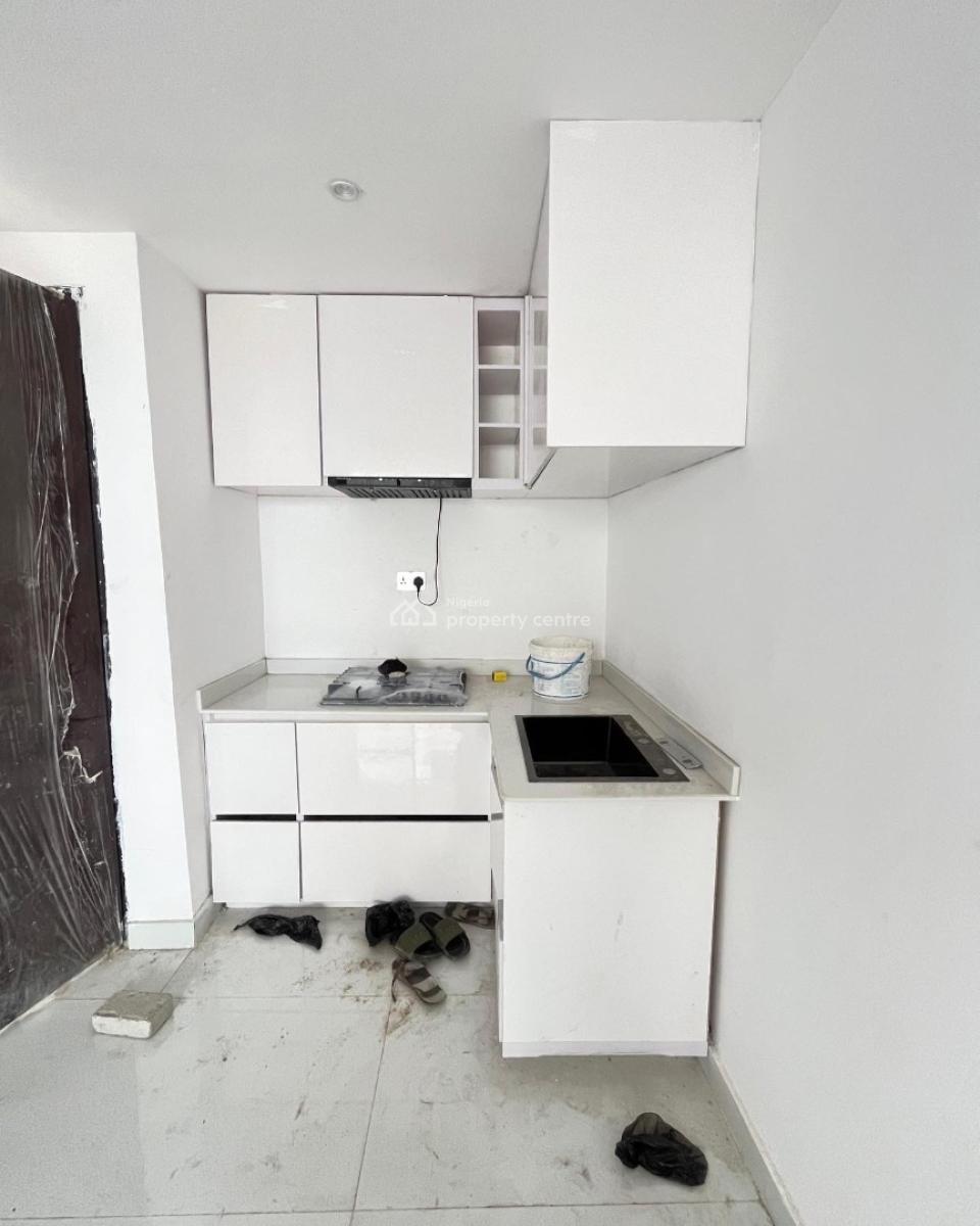 Lovely 1 Bedroom Apartment with Bq, Ologolo, Ologolo, Lekki, Lagos, Block of Flats for Sale