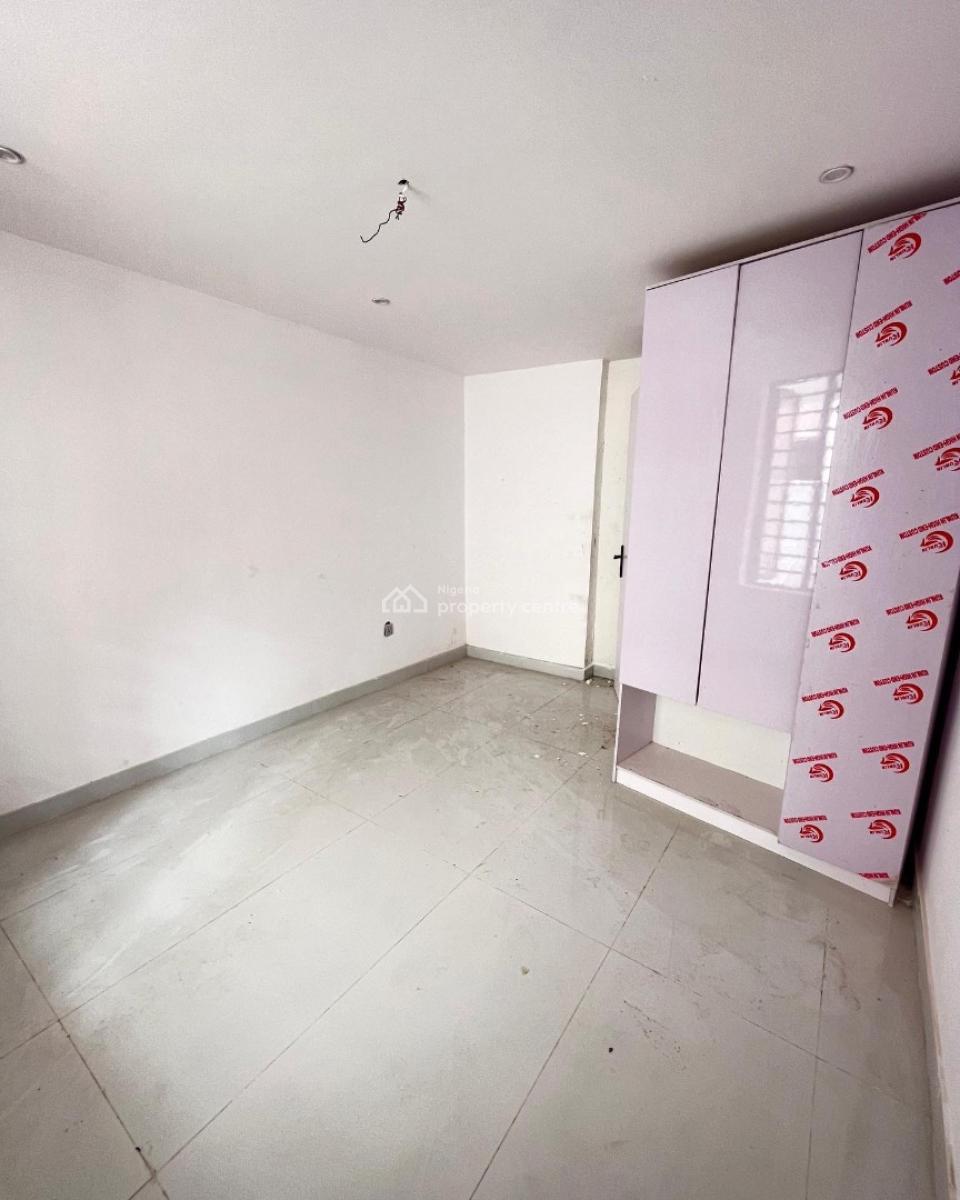 Lovely 1 Bedroom Apartment with Bq, Ologolo, Ologolo, Lekki, Lagos, Block of Flats for Sale