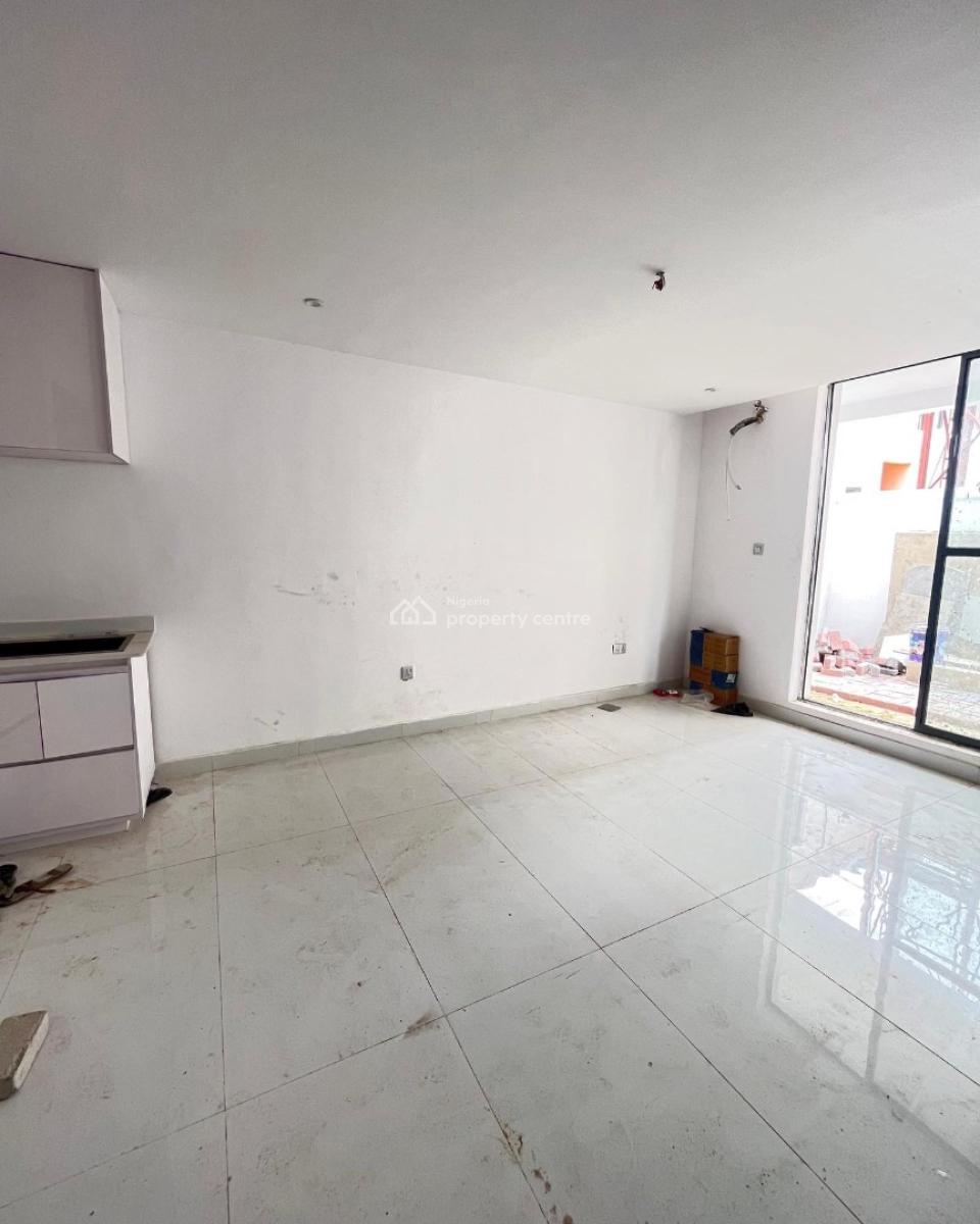 Lovely 1 Bedroom Apartment with Bq, Ologolo, Ologolo, Lekki, Lagos, Block of Flats for Sale