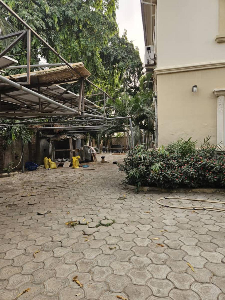 6 Bedrooms Detached Duplex, 6th Street, Gwarinpa, Abuja, Detached Duplex for Sale