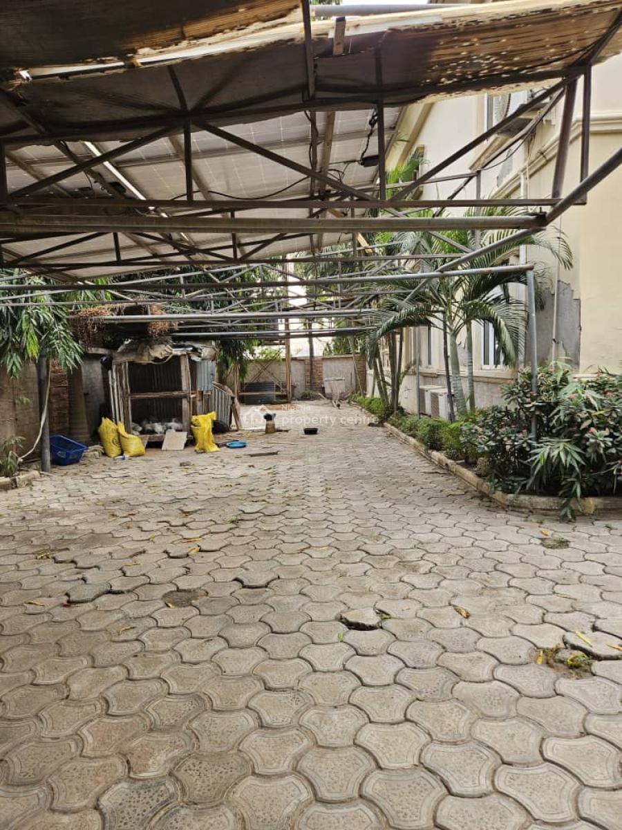 6 Bedrooms Detached Duplex, 6th Street, Gwarinpa, Abuja, Detached Duplex for Sale