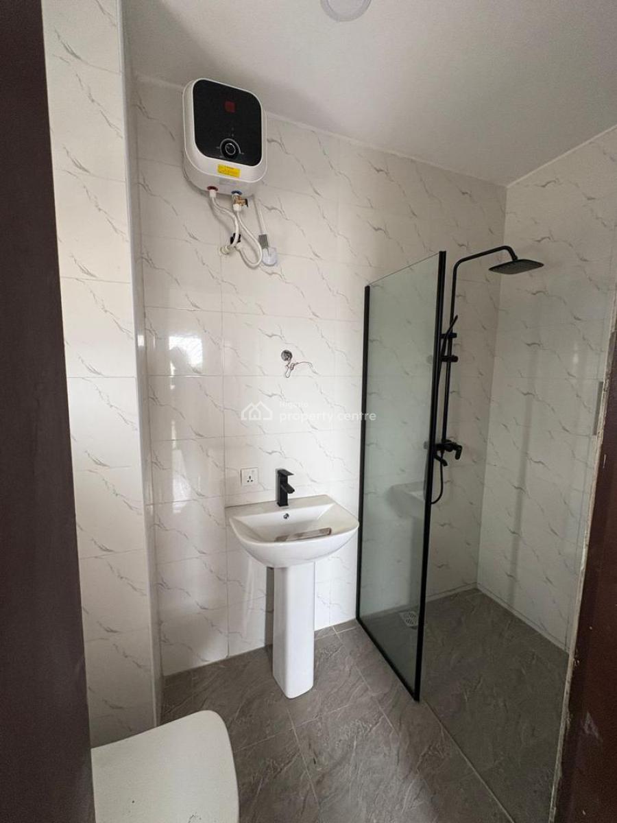 Exclusive Fully Finished 8 Units of 3 Bedrooms Apartment, Lekki Phase 1, Lekki, Lagos, Flat / Apartment for Rent