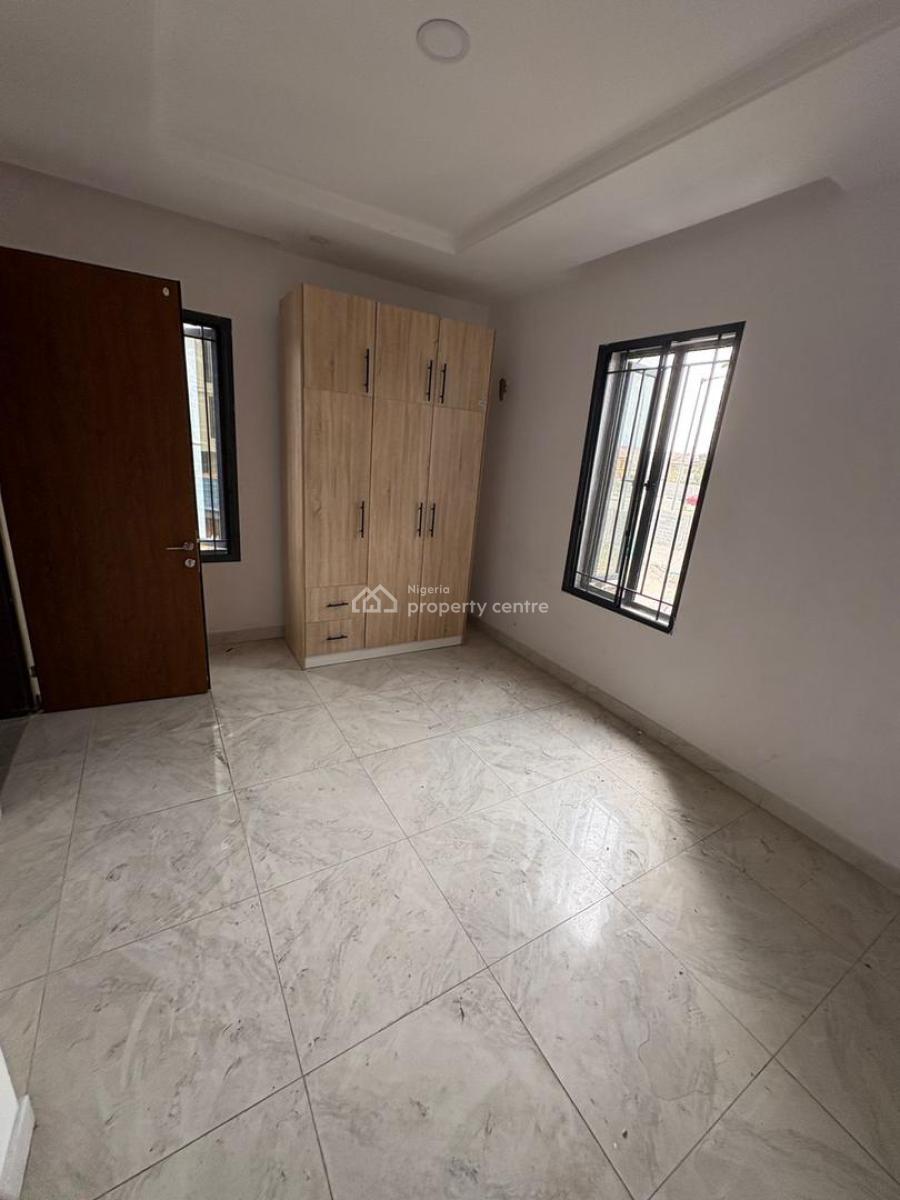 Exclusive Fully Finished 8 Units of 3 Bedrooms Apartment, Lekki Phase 1, Lekki, Lagos, Flat / Apartment for Rent