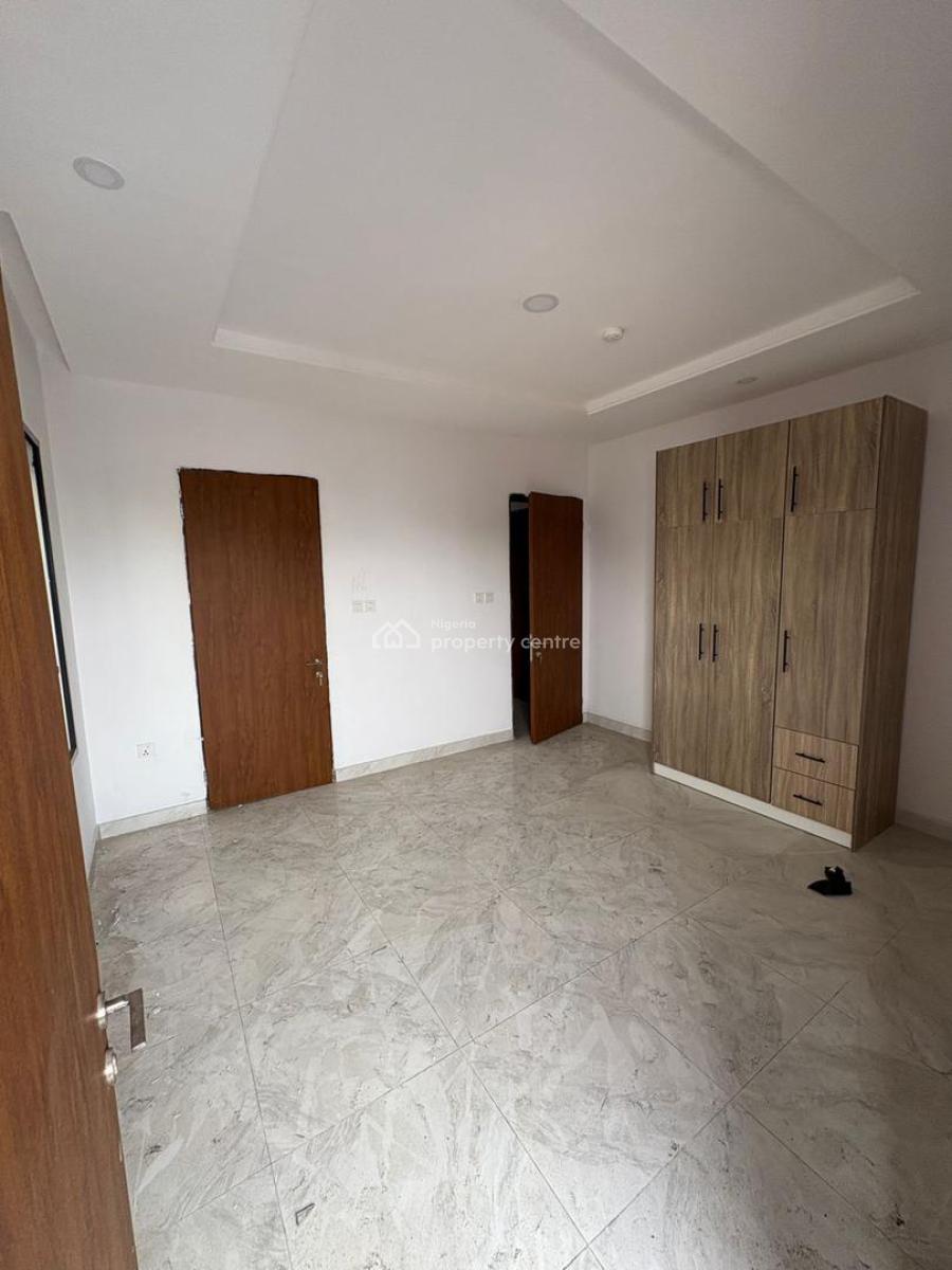 Exclusive Fully Finished 8 Units of 3 Bedrooms Apartment, Lekki Phase 1, Lekki, Lagos, Flat / Apartment for Rent