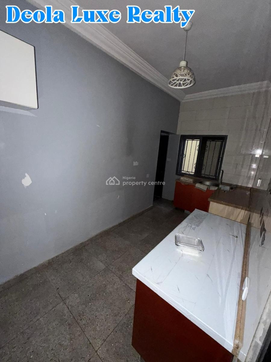 a Nice and Spacious 3 Bedroom Apartment, Off Admiralty Way, Lekki Phase 1, Lekki, Lagos, Flat / Apartment for Rent
