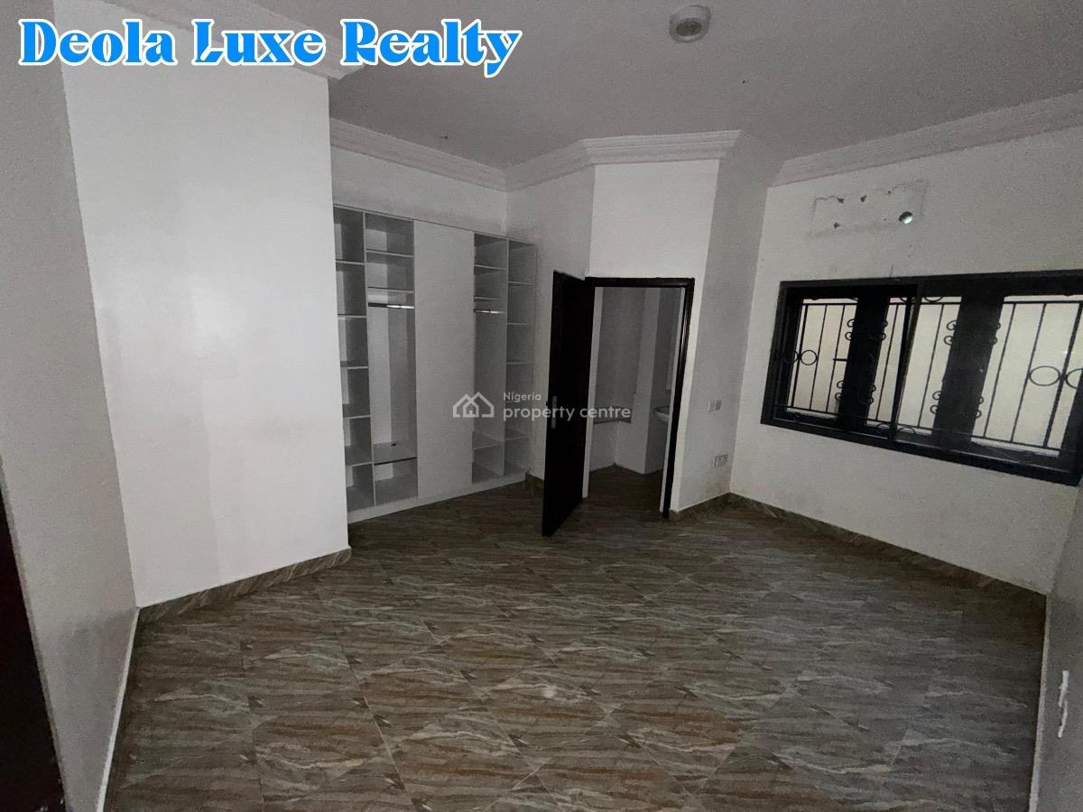 a Nice and Spacious 3 Bedroom Apartment, Off Admiralty Way, Lekki Phase 1, Lekki, Lagos, Flat / Apartment for Rent