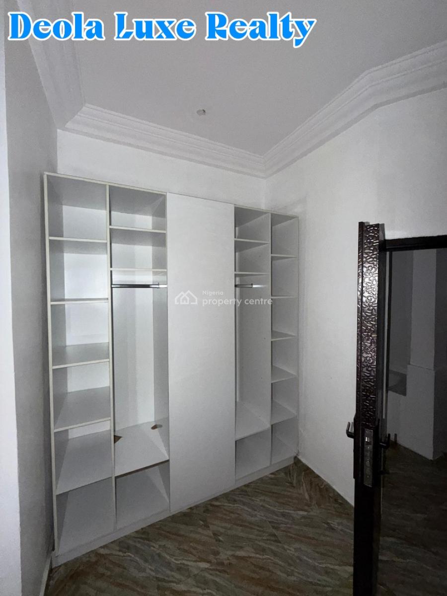 a Nice and Spacious 3 Bedroom Apartment, Off Admiralty Way, Lekki Phase 1, Lekki, Lagos, Flat / Apartment for Rent