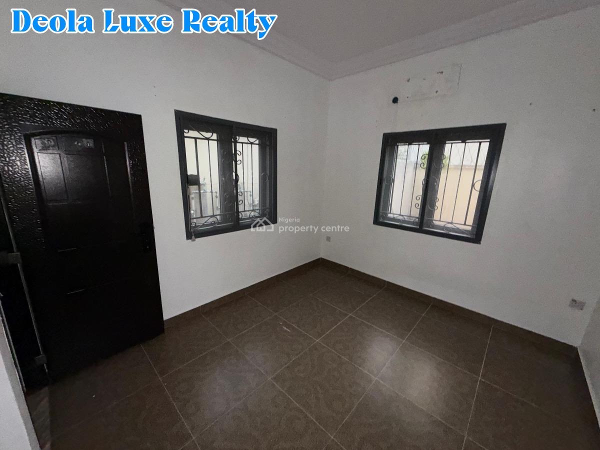 a Nice and Spacious 3 Bedroom Apartment, Off Admiralty Way, Lekki Phase 1, Lekki, Lagos, Flat / Apartment for Rent
