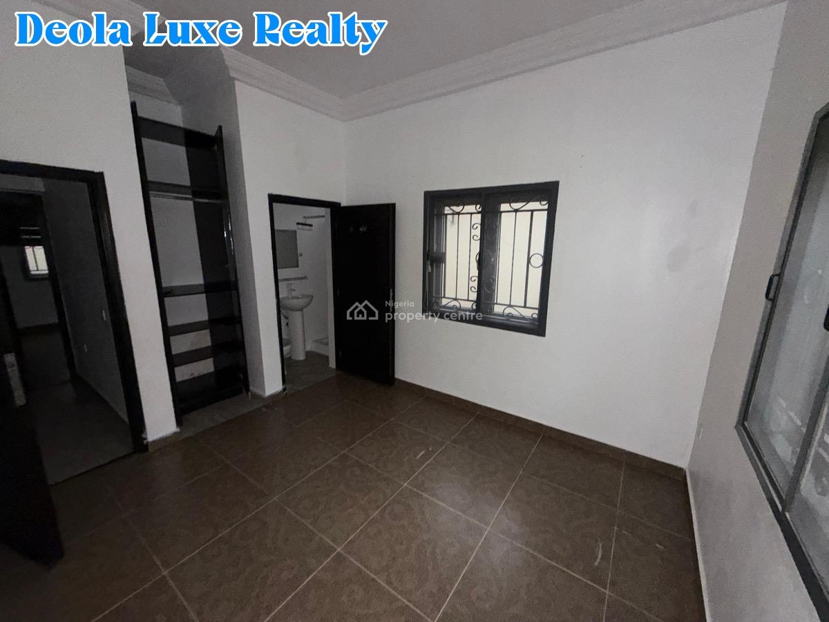 a Nice and Spacious 3 Bedroom Apartment, Off Admiralty Way, Lekki Phase 1, Lekki, Lagos, Flat / Apartment for Rent