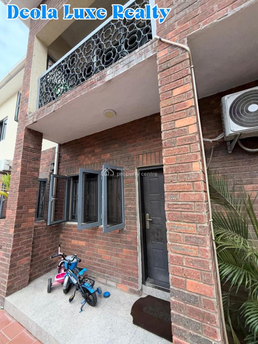 a Nice and Spacious 3 Bedroom Apartment, Off Admiralty Way, Lekki Phase 1, Lekki, Lagos, Flat / Apartment for Rent