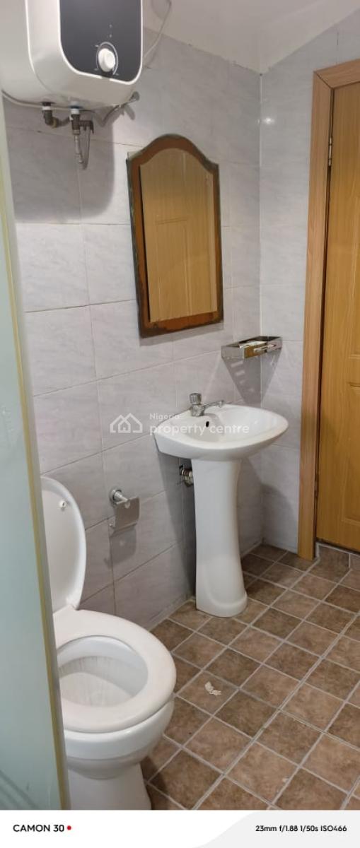 Serviced Mini Penthouse on Top of a Block of Flats, Lekki Phase 1, Lekki, Lagos, Mini Flat (room and Parlour) for Rent