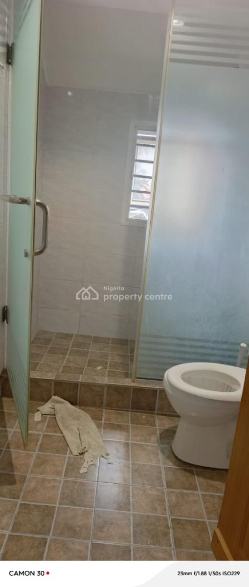 Serviced Mini Penthouse on Top of a Block of Flats, Lekki Phase 1, Lekki, Lagos, Mini Flat (room and Parlour) for Rent