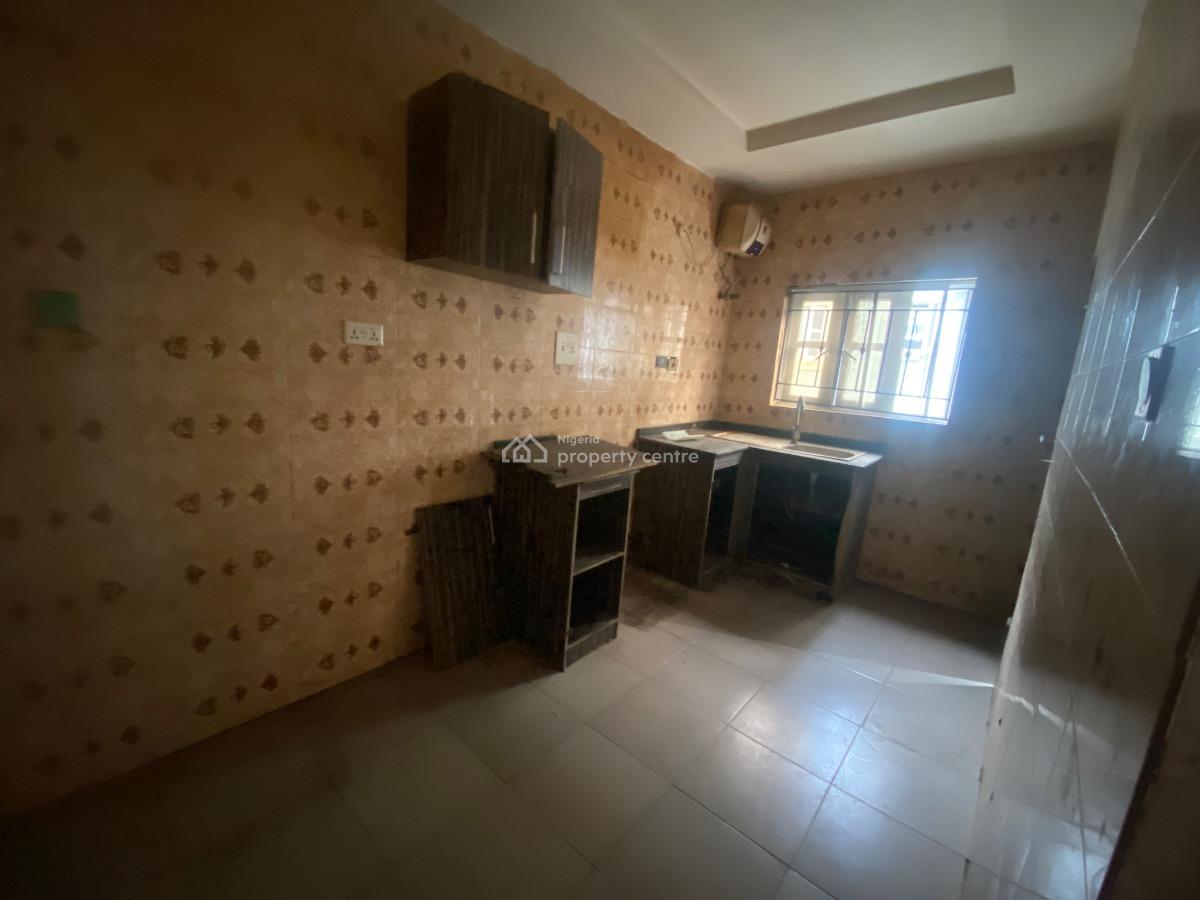2 Bedroom Flat, Ogombo Road, Ogombo, Ajah, Lagos, Flat / Apartment for Rent