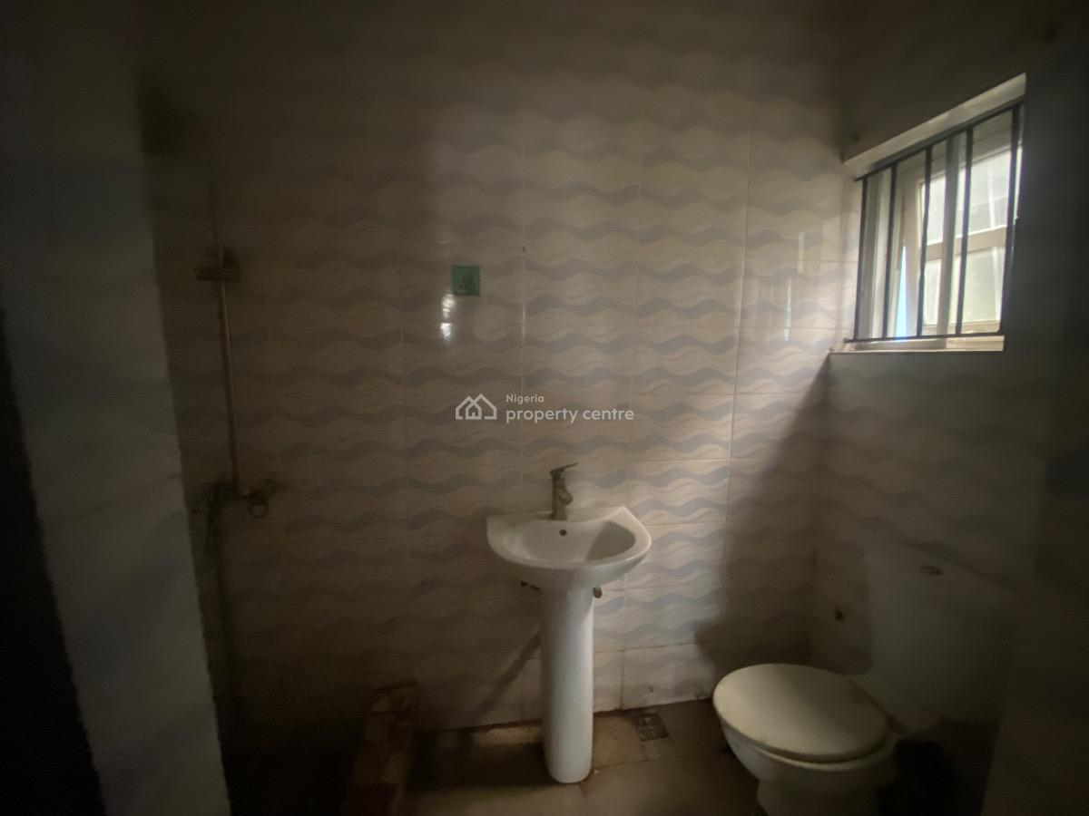 2 Bedroom Flat, Ogombo Road, Ogombo, Ajah, Lagos, Flat / Apartment for Rent