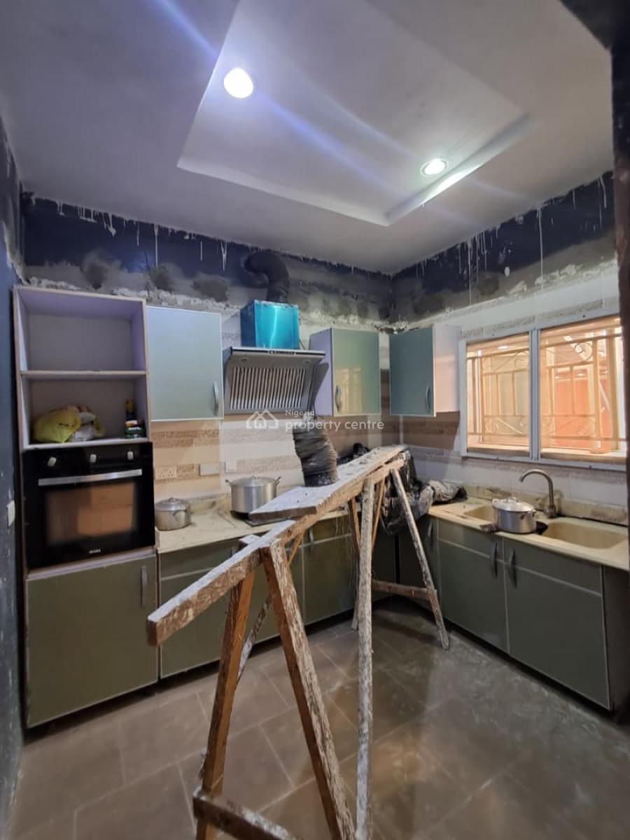 Newly Well Renovated 3bedroom Terrence Duplex, Off Alpha Beach Road Opp Chevron, Lekki, Lagos, Terraced Duplex for Rent