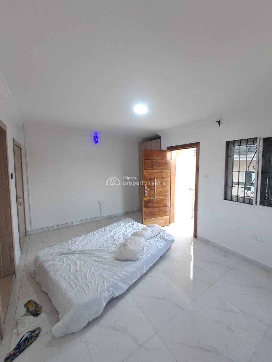 Well Built 3 Bedroom Apartment in a Gated Estate, Abraham Adesanya, Lekki, Lagos, Flat / Apartment for Rent