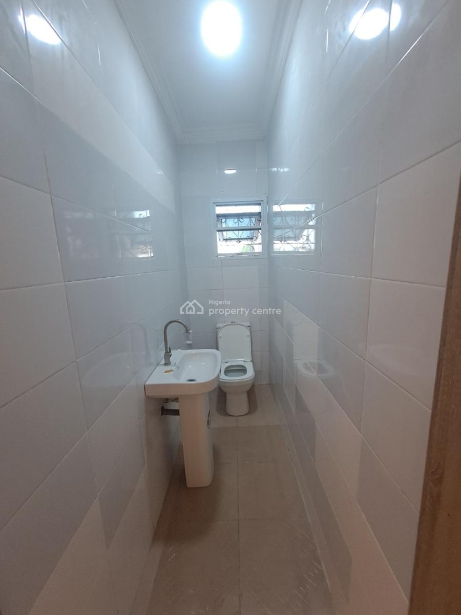 Well Built 3 Bedroom Apartment in a Gated Estate, Abraham Adesanya, Lekki, Lagos, Flat / Apartment for Rent