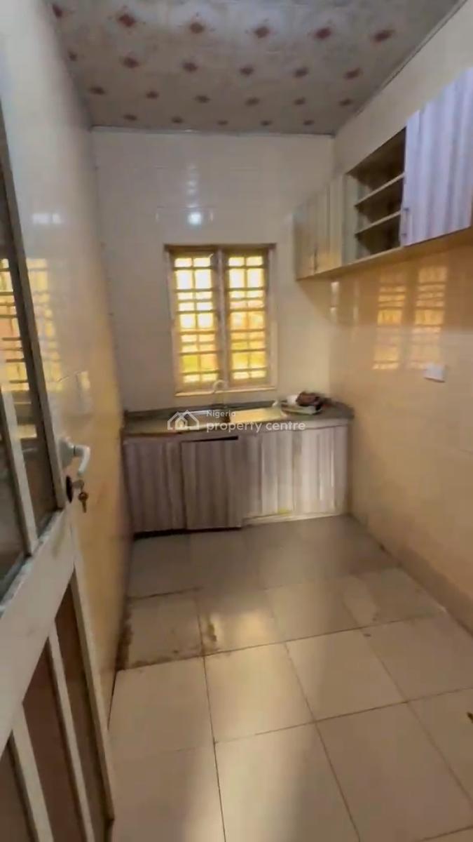 Lovely 2 Bedroom Apartment (ensuite), Off Awolowo Way, Ikeja, Lagos, Flat / Apartment for Rent