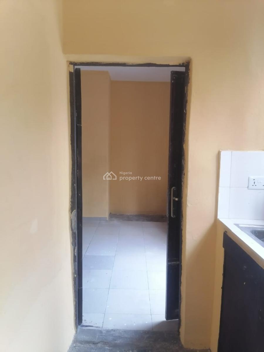 Lovely Mini Flat, Thomas Estate Ajah Eti-osa, Ajah, Lagos, Mini Flat (room and Parlour) for Rent