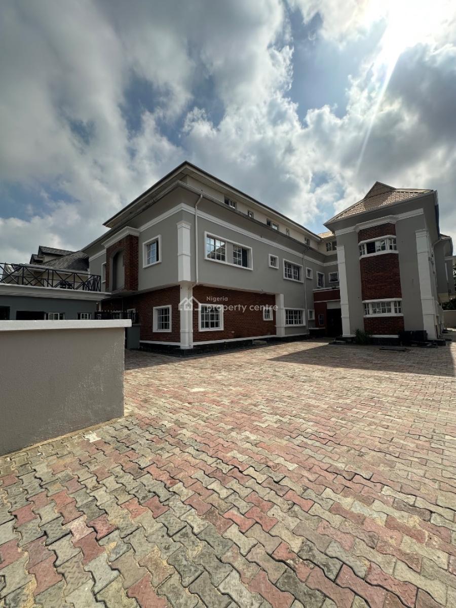Specious 3 Bedroom Flat with a Pool and a Room Bq, Lekki Phase 1, Lekki, Lagos, Flat / Apartment for Rent