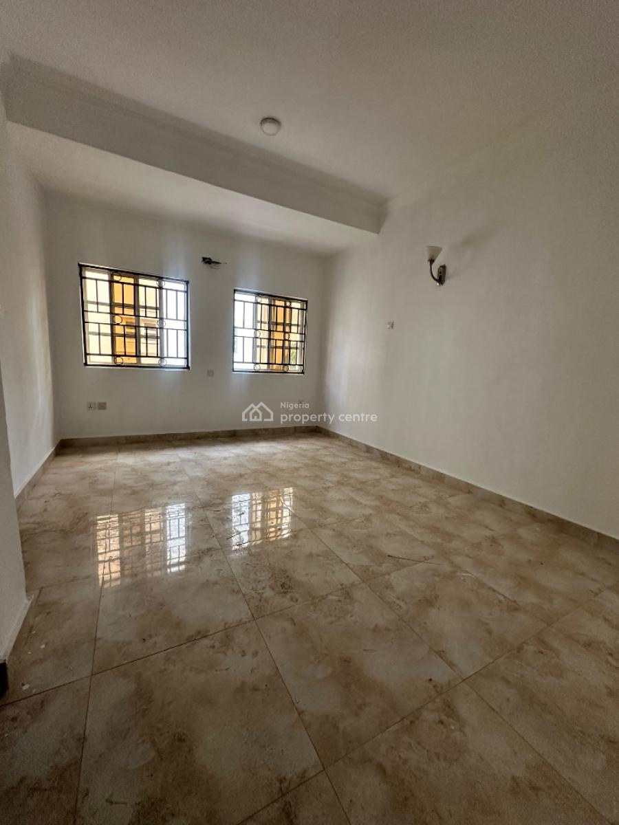 Specious 3 Bedroom Flat with a Pool and a Room Bq, Lekki Phase 1, Lekki, Lagos, Flat / Apartment for Rent