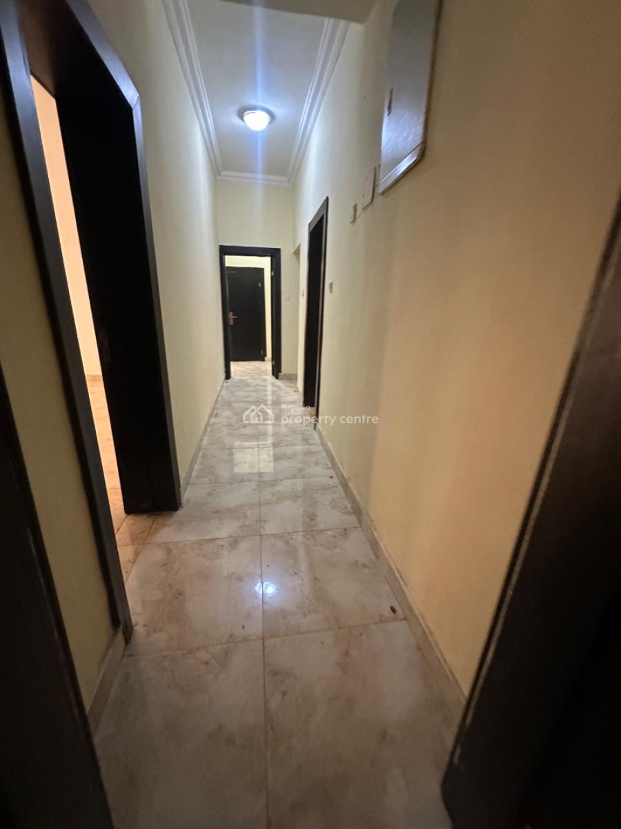 Specious 3 Bedroom Flat with a Pool and a Room Bq, Lekki Phase 1, Lekki, Lagos, Flat / Apartment for Rent