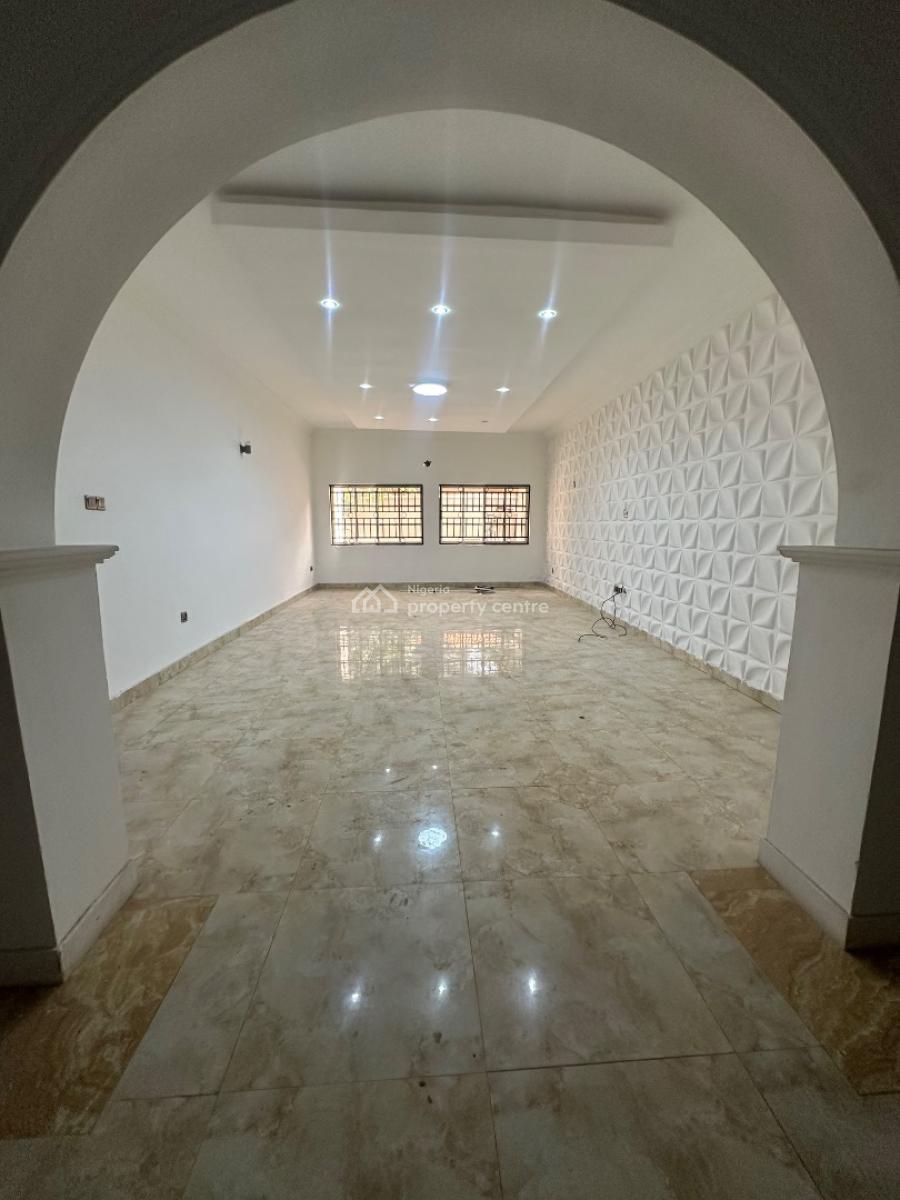 Specious 3 Bedroom Flat with a Pool and a Room Bq, Lekki Phase 1, Lekki, Lagos, Flat / Apartment for Rent